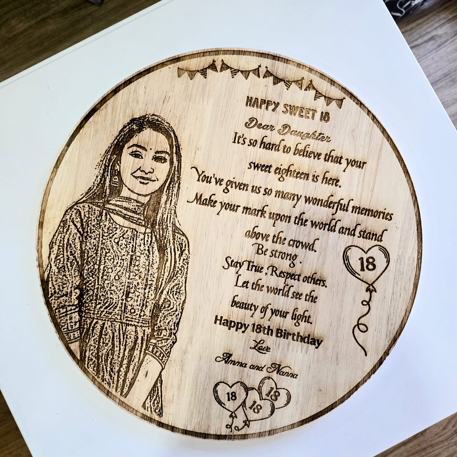 Personalized Wooden Circle Frame – A Thoughtful Gift for Any Occasion