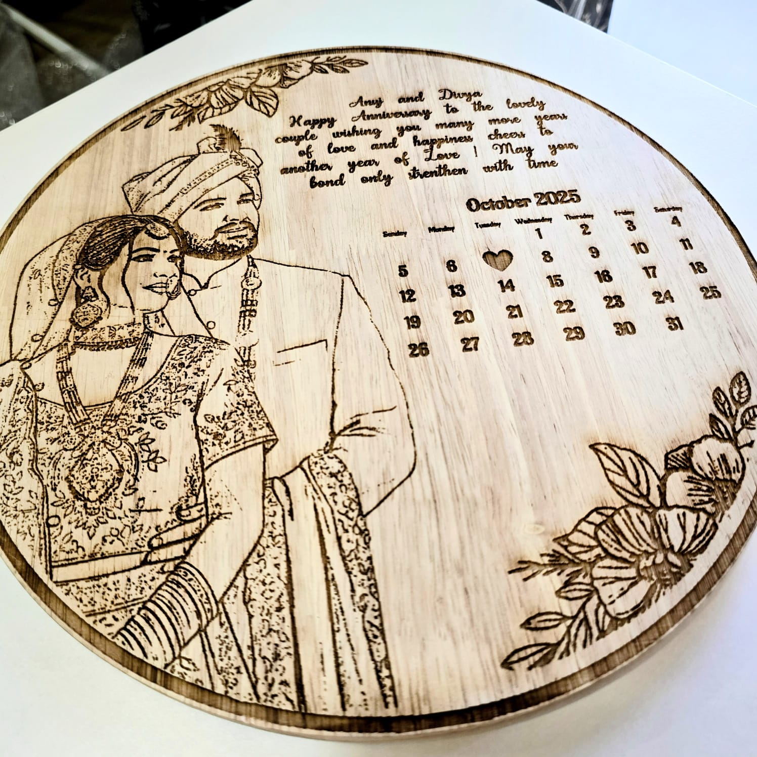 Personalized Wooden Carved Circle Frame – Birthday & Anniversary Gift