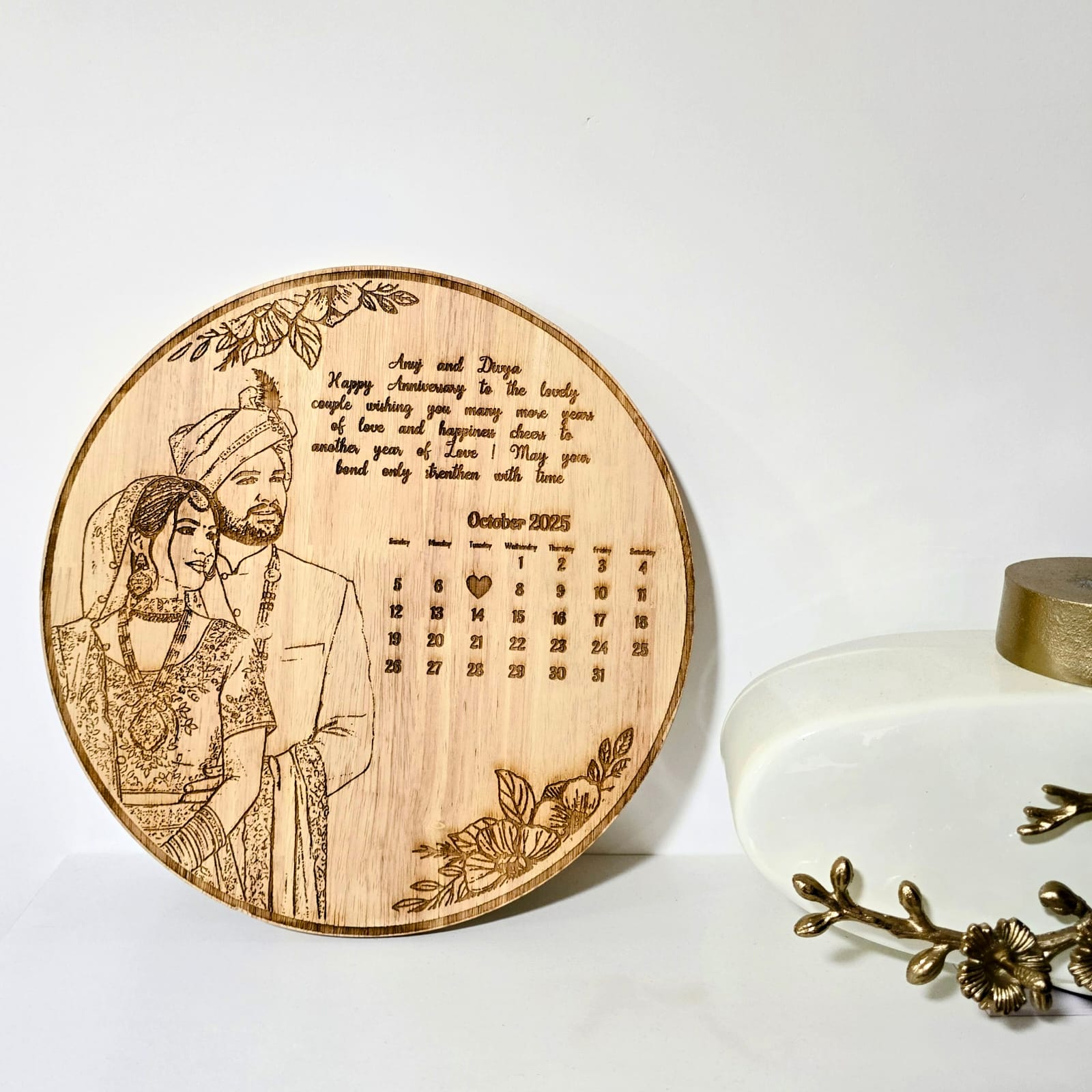 Personalized Wooden Carved Circle Frame – Birthday & Anniversary Gift