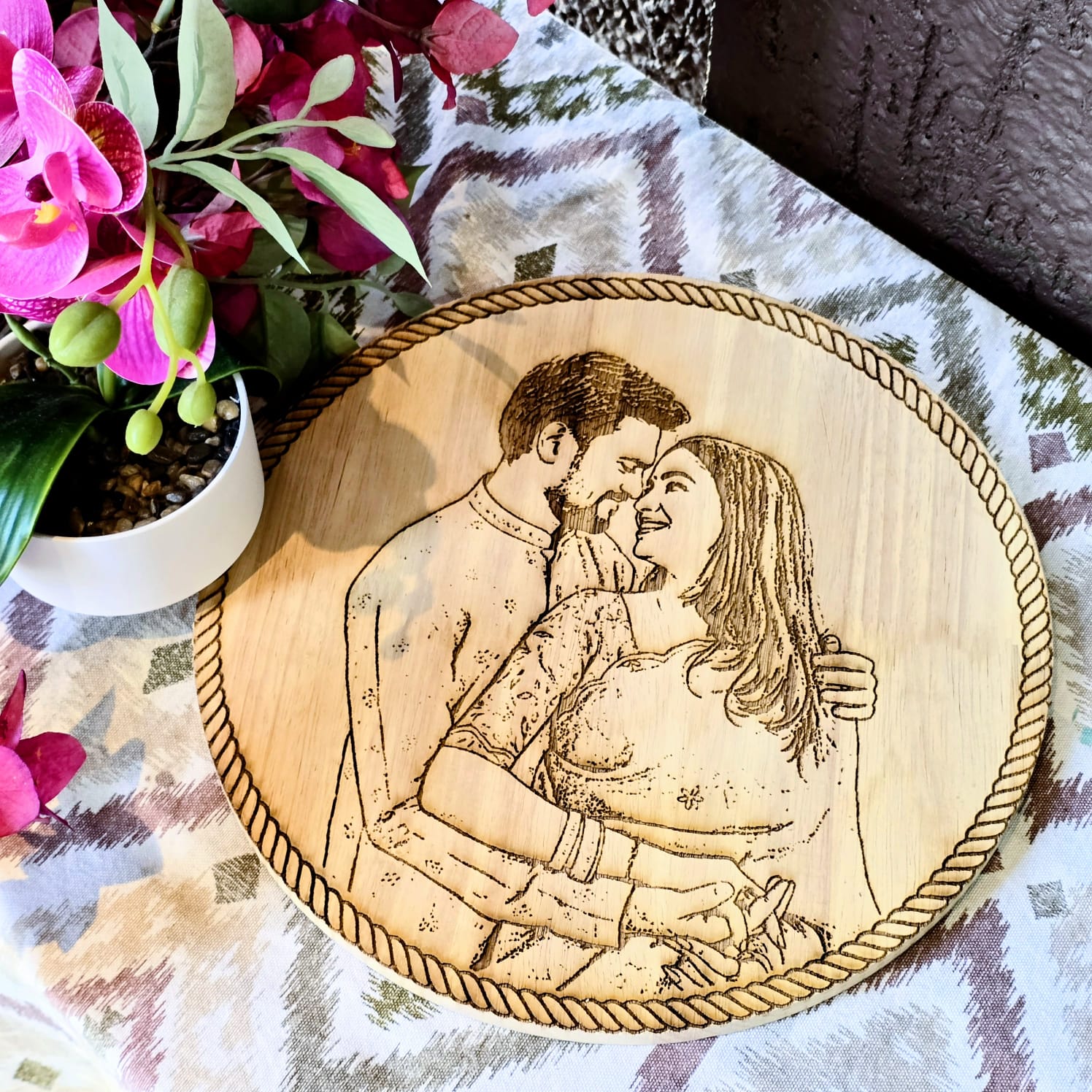 Personalized Wooden Carved Circle Frame – Birthday & Anniversary Gift